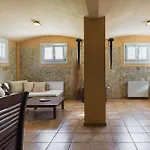 Villa Vinaria Litoa Waterfront *