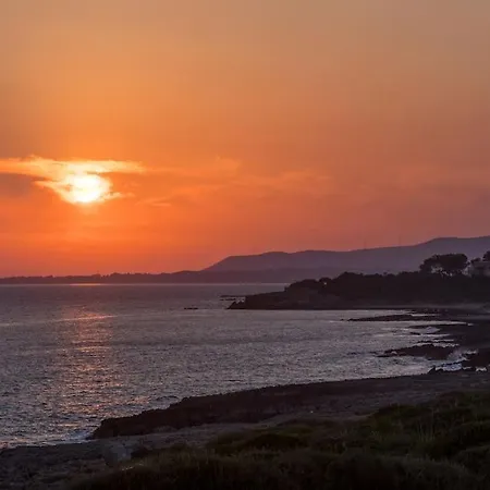 Vinaria Litoa Waterfront Μηνιά