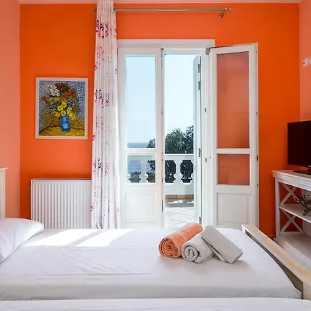 Vinaria Litoa Waterfront * Μηνιά