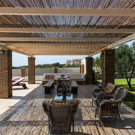 Vinaria Litoa Waterfront Villa Minia