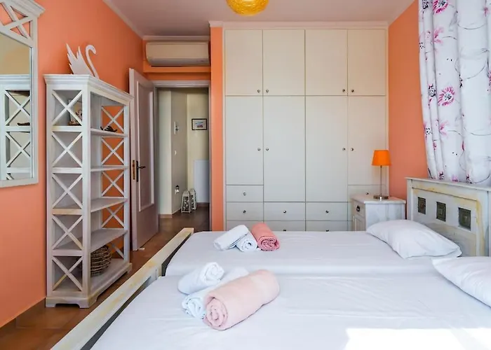 Vinaria Litoa Waterfront Villa