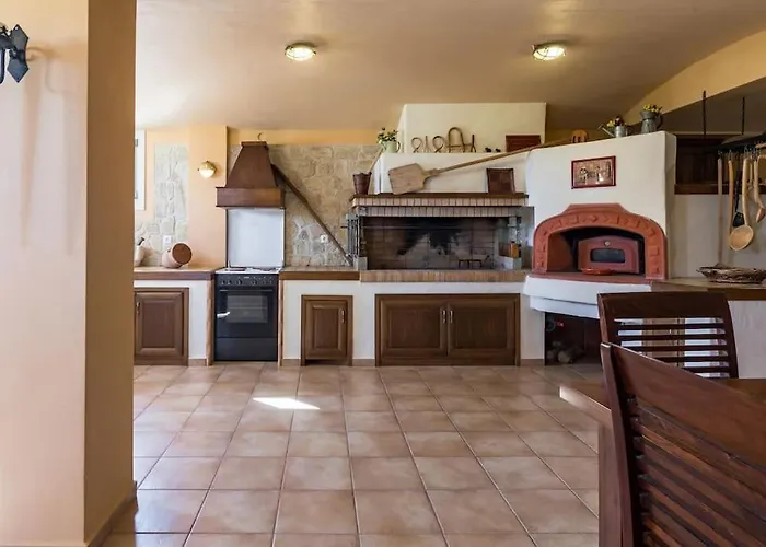 Villa Vinaria Litoa Waterfront *