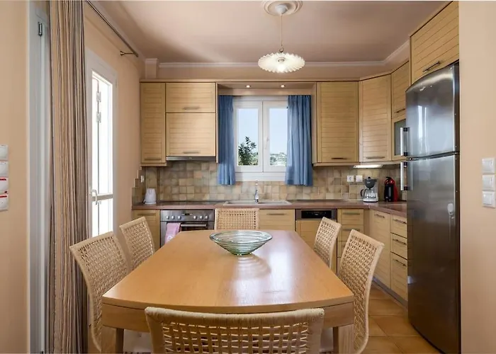 Villa Vinaria Litoa Waterfront *