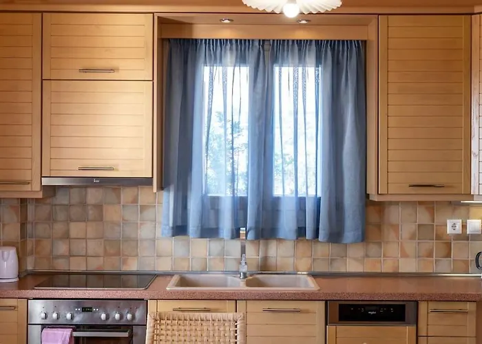 Vinaria Litoa Waterfront