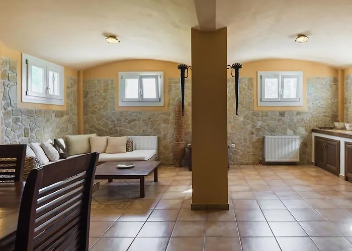 Villa Vinaria Litoa Waterfront *