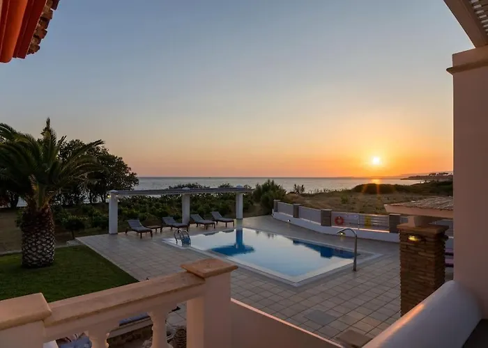 Vinaria Litoa Waterfront Villa *