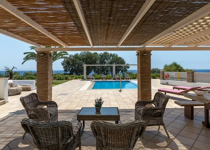 Villa Vinaria Litoa Waterfront